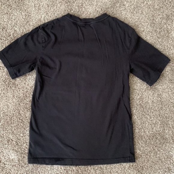 H&M Tee - Picture 6 of 7